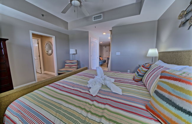 Sterling Breeze - Luxury Beach Front Condo - Photo 27