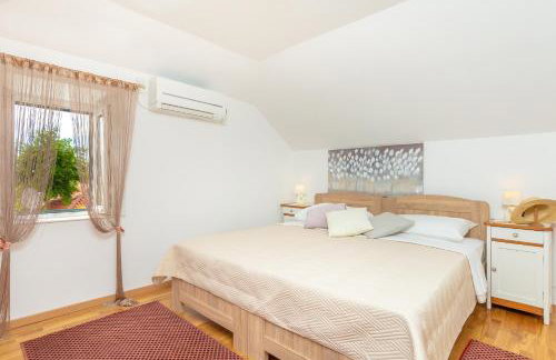 The Loft - Photo 32