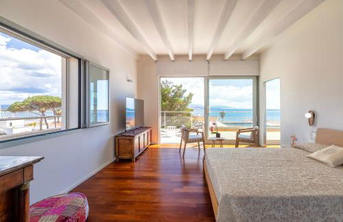 Luxury Seafront Villa with Rooftop Pool & Stunning Sea Views - Foto 18