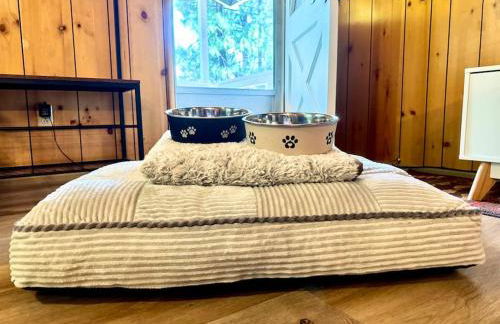 Tranquil Retreat with Fenced Backyard, Hot tub & Bar - Foto 42