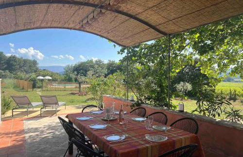 Proche Roussillon, La villa rouge Luberon, piscine chauffée, climatisation et vue Luberon - Foto 26
