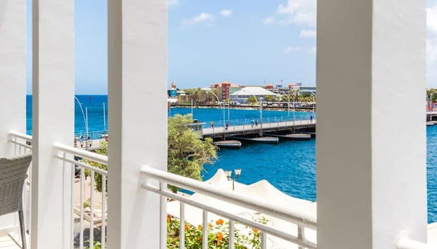 Luxurious Yacht View Apt w Balcony at Famous Handelskade - Foto 3, Habitación