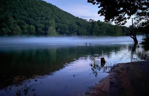 3BR Condo with Lake View - Trout Fishing - Playground - 2 Pools - Stairs Required - FREE TICKETS INCLUDED - PR69-9 - Foto 1