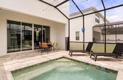 Contemporary 4BR Townhome with Pool & Themed Rooms - Foto 6