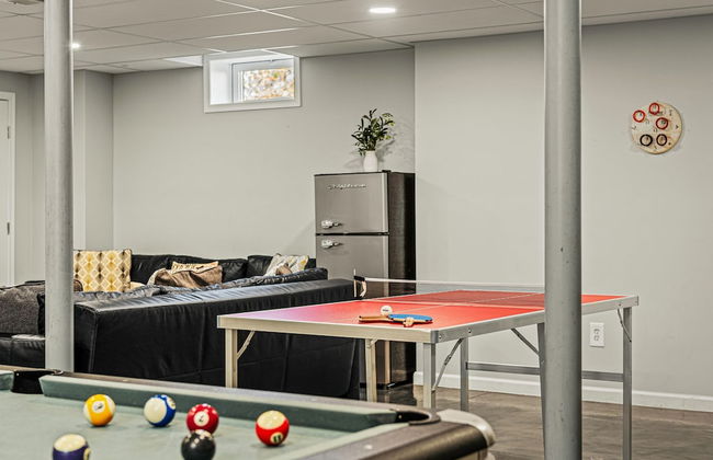 Laker s Pointe by Avantstay Lakefront Private Peninsula Hot Tub Game Room - Photo 6