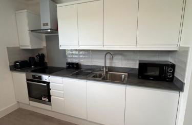 The Loft and The Den Apartments - Photo 4