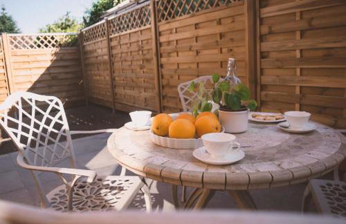 Naturnahes Familienchalet mit Garten - Wifi - Netflix - nur 15 Minuten vom Chiemsee und 35 Minuten von München entfernt - Foto 2