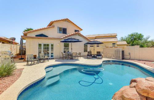 Swim with a View! Scenic Desert Retreat in Glendale - Foto 27