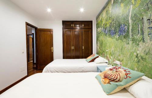 Lujoso y amplio piso con 5 habitaciones - Photo 33