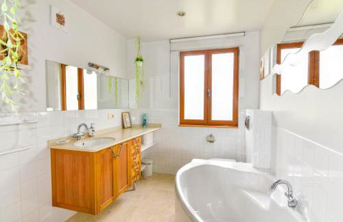 Casa con gran jardín y piscina en Cabarceno - Foto 22