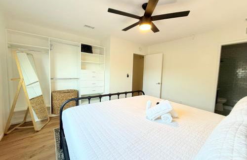 Echo by Coast to Cactus - Family-Friendly Home - Photo 17