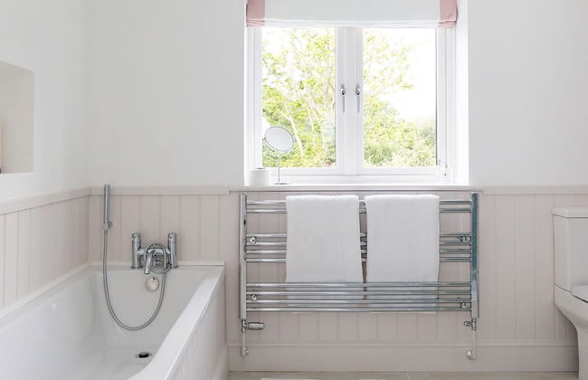 Stunning 5BR Home With Pool - 5 min to Beach - Foto 34