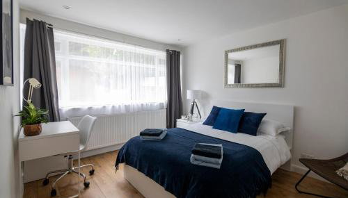 Gorgeous Modern Apartment near Redhill Station inc Private Garden & Parking - Foto 2