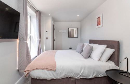 The Old Hotel - Photo 15