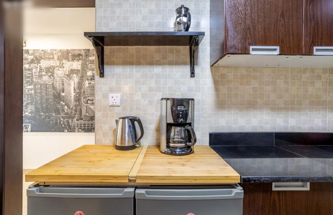 Breathtaking View 1 Bedroom Apt - Photo 7