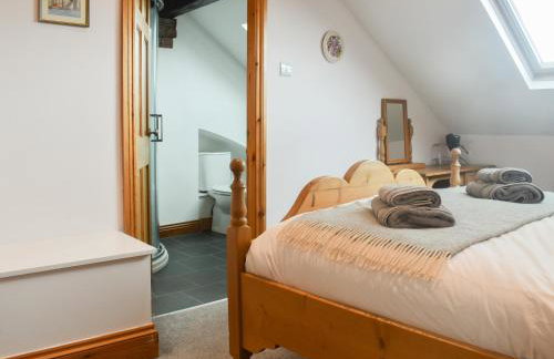 Lancashire And Yorkshire Cottage - Photo 9