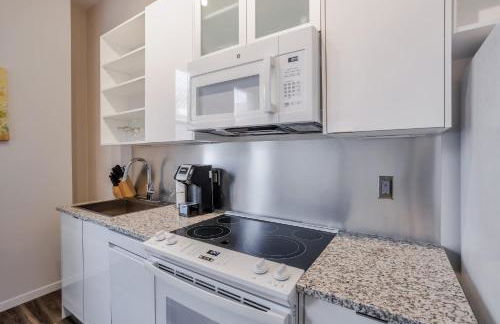 CozySuites at Sky Central - Foto 77