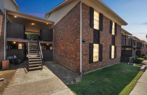 Family-Friendly 2Bd Midterm Stay I Parking Onsite - Photo 12