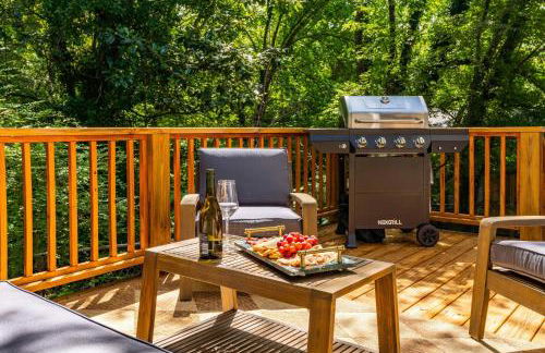 Charming 5bd - BBQ - Deck- 4mins Duke University - Photo 39