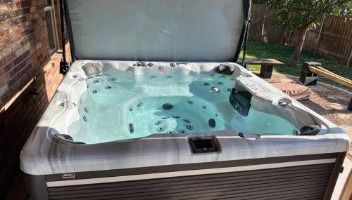 HotTub-King Bed -Fire pit-BBQ-Pristine Kitchen - Foto 4