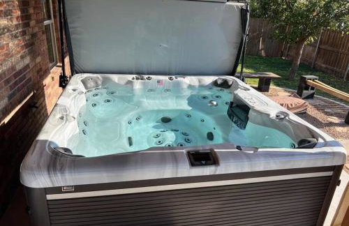 HotTub-King Bed -Fire pit-BBQ-Pristine Kitchen - Foto 4