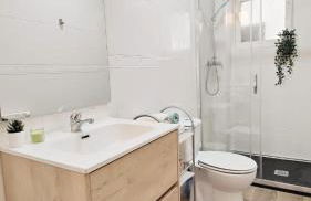 Apartamento con 4 habitaciones recien renovado - Foto 24