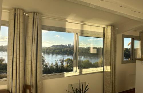 Charmante PETITE MAISON avec vue panoramique, en centre historique, proche d'Avignon, ancienne, rénovée, climatisée, terrasse, parking public gratuit - Foto 7