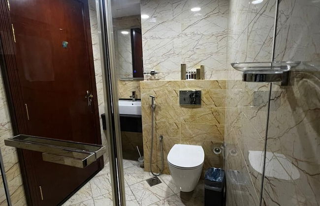 Saxophone Suites - Photo 15