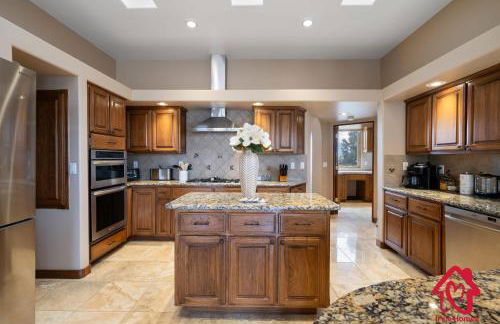 Elena's Sandia Sanctuary - An Irvie Home - Photo 34