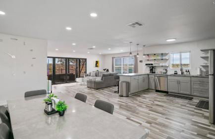 Desert Villa - EV, Hot Tub, Grill, Bar, Games, RV Parking in Twentynine Palms Downtown - Foto 13