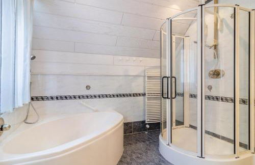 Schwarzwalduhren Nescht Triberg - Foto 20