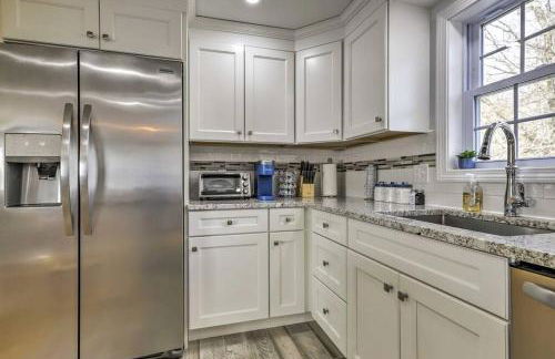 NEW! Updated Mystic Home w/ Sauna, Hot Tub & Deck - Foto 34