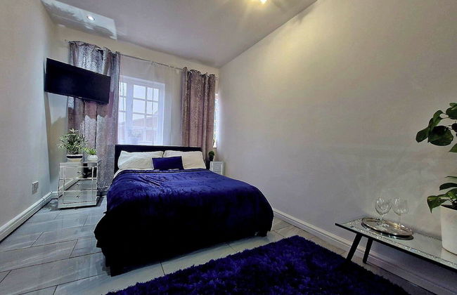 Seaside Escape - Sleeps 4 - Pets Ok - Free Parking - Photo 3