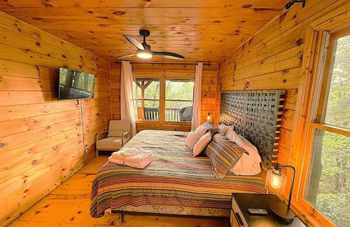 Quiet Ellijay Cabin 2 Master Ensuites, Stunning Views, Hot Tub, Dogs Welcome - Foto 58