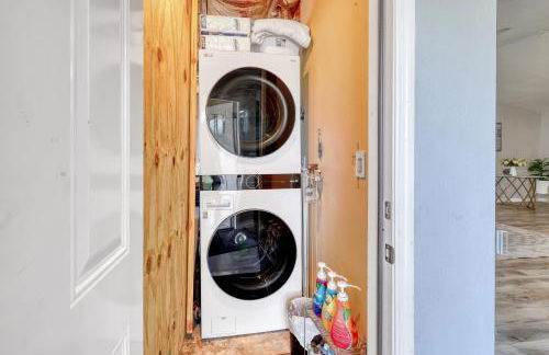 10 sleeps 3bd 2bth house Hot tub free parking - Foto 5