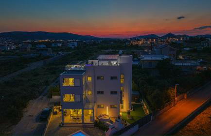 VILA VASILJ dein eigener Pool oder dein eigener Whirlpool mit Aussicht, dein Urlaub, deine Privatsphäre, deine Wahl - Photo 37