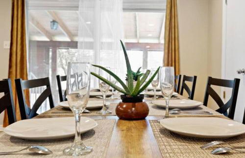 Yellow Stone: Chef's Kitchen, Patio & Location - Foto 13