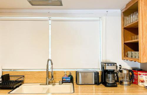 6BR Pool Escape for Friends and Family - LOU1 - BUR - Foto 13