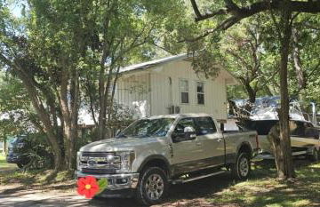 Playing Hookie LLC - Foto 9