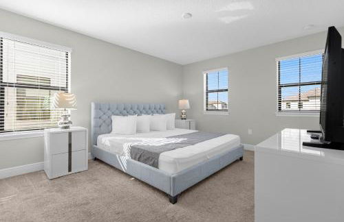 Near Disney and Legoland Spacious Poolside Oasis! - Foto 16