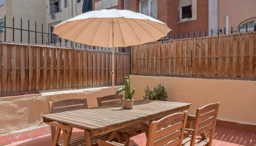 Sunny Apartment with Private Terrace in Gracia, Barcelona - Foto 3