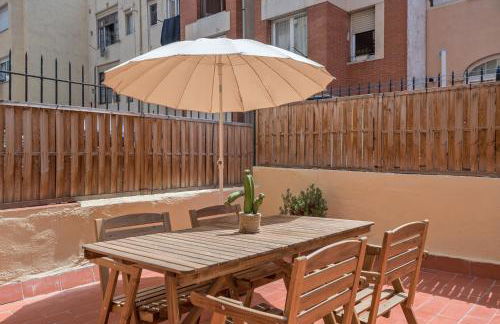 Sunny Apartment with Private Terrace in Gracia, Barcelona - Foto 3