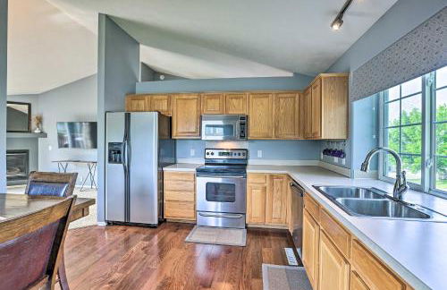 Bright Omaha Family Home with Grill and Deck! - Foto 9