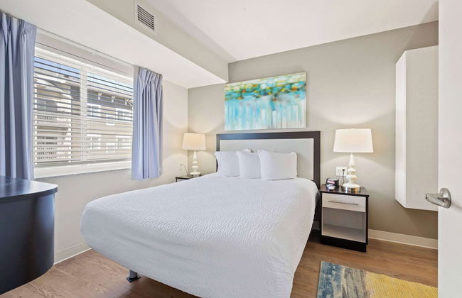 WaterWalk Extended Stay by Wyndham Kansas City - Overland Pk - Photo 26