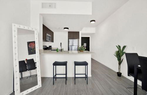 Ocean Front Condo Near Cruise Port, Bayfront Park, plus Free Parking - Foto 16