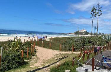 Cantinho de Vó em Itaúna - Passos da praia na melhor localização com Ar Condicionado e estacionamento - Foto 25