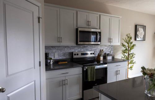 Holistic Campus Rental, LLC - Private Bedrooms in Shared Home with Shared Kitchen - Foto 19