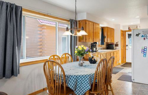 Lakefront Getaway with Kayaks, Fire Pit and Views - Foto 18