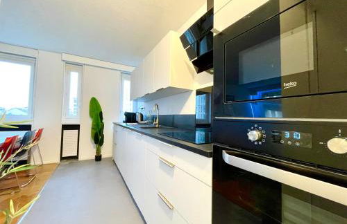 BnGo I Le Spacieux I 12 personnes, 5 chambres, 2 salle de bain, parking privé, WC séparé, Wifi - Foto 7