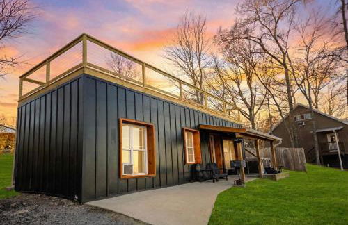 This is IT Cabin with a hot tub fire pit & indoor pool - Foto 26